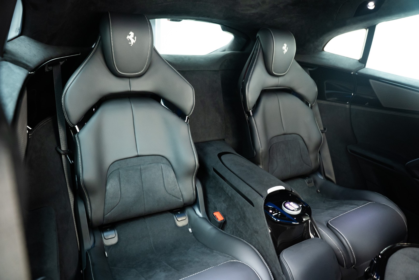2025 FERRARI PUROSANGUE | FULL CARBON | MAIN DEALER SERVICE | HIGH SPEC